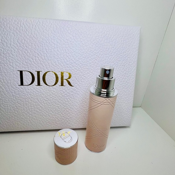 Dior Around the World Gift Set, Dior Refillable perfume and Bucket Travel Bag - Picture 4 of 11